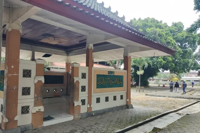 Makam Troloyo