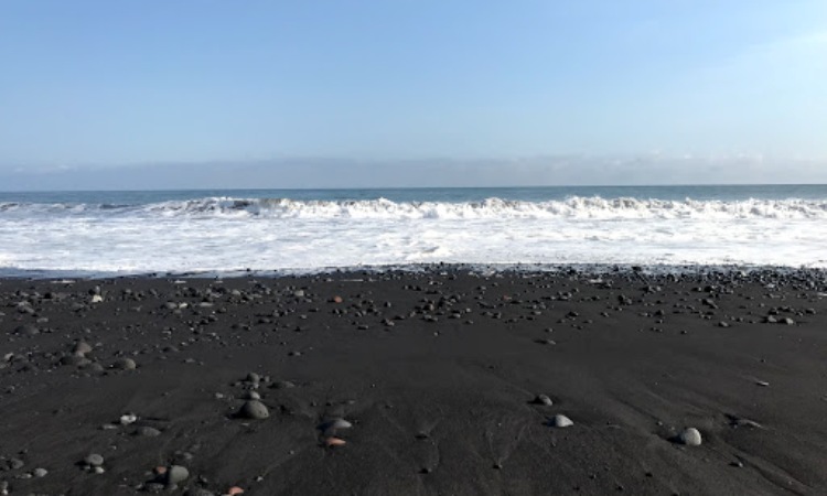Pantai Bambang