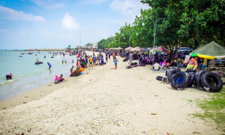 Pantai Delegan Gresik
