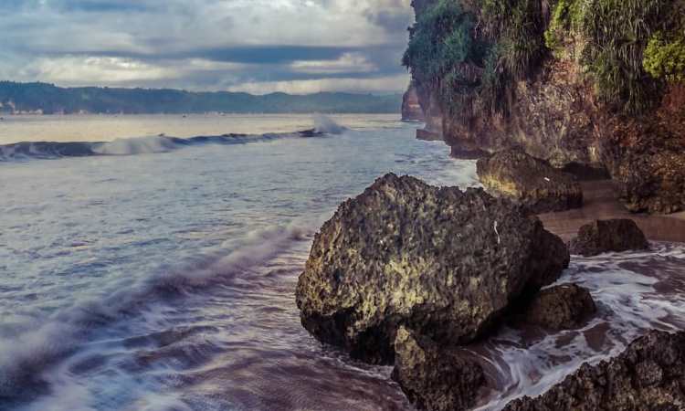 Pantai Dlodo