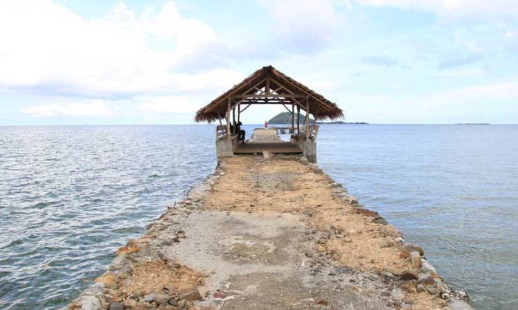 Pantai Mombhul
