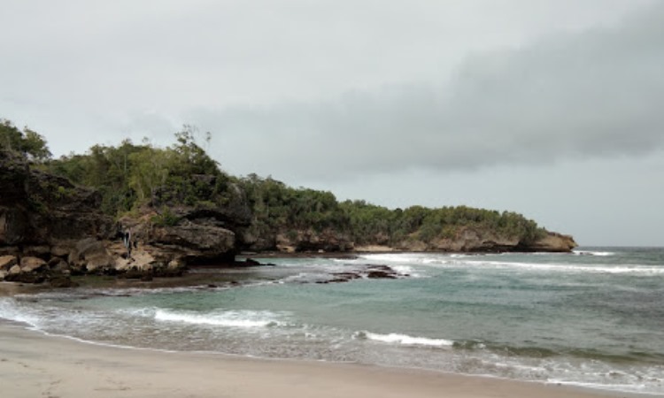 Pantai Wawaran