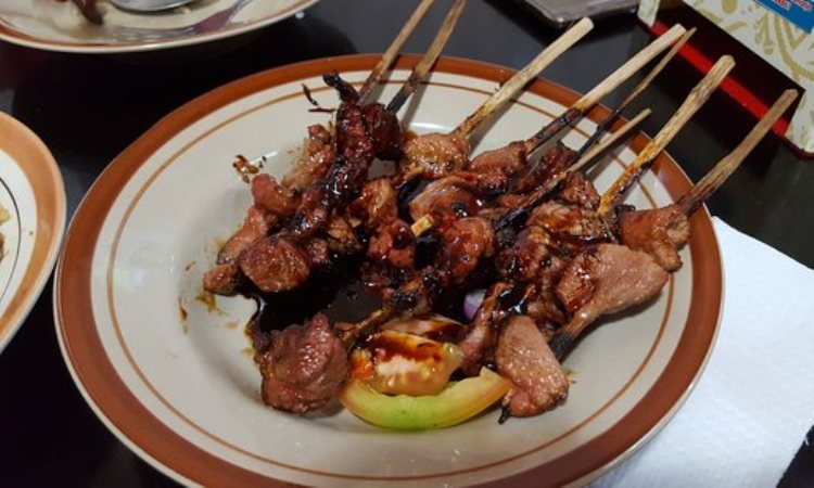 Sate Buntel bu Hj Bejo
