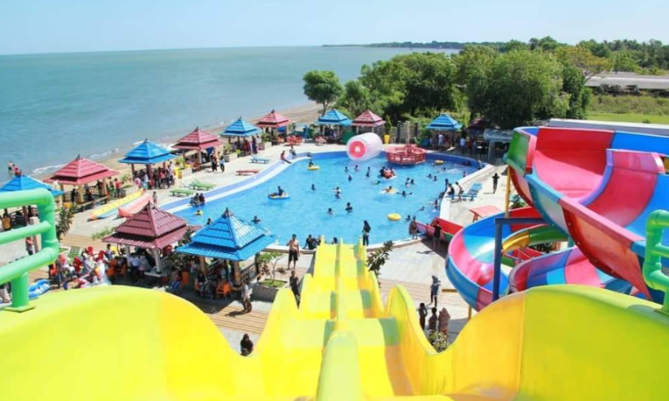 Tanggul Pantai Cinta