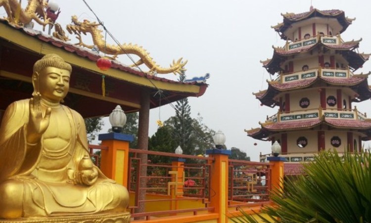 Pagoda Sapta Ratna
