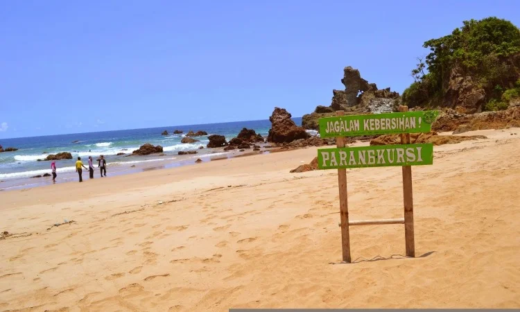 Pantai Parang Kursi