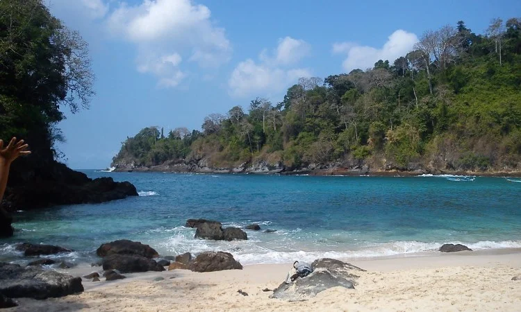 Pantai Teluk Hijau