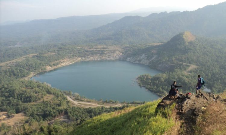 Objek Wisata Muara Enim Danau Cinta