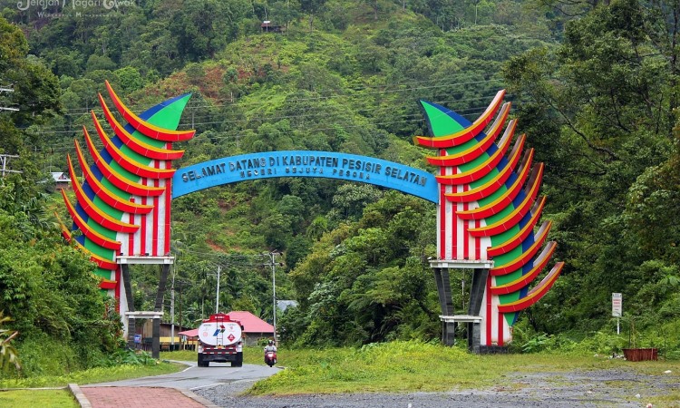 Wisata Alam Dan Budaya Kabupaten Pesisir Selatan