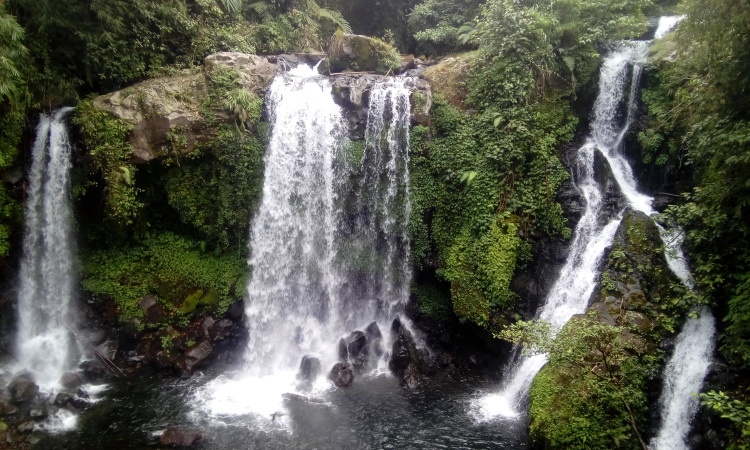 Air Terjun Curug Cikaso