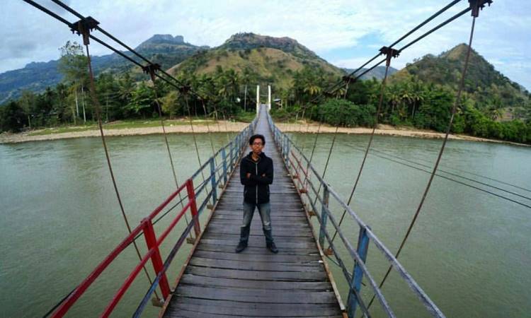 Jembatan Gantung Papi