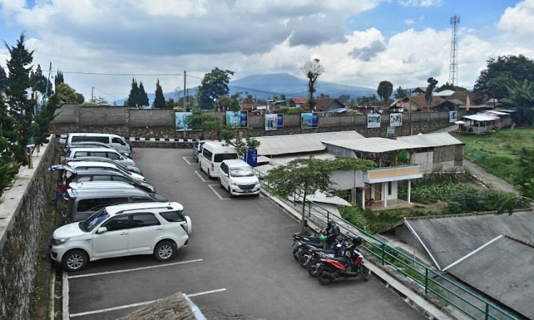 Parkir The Lodge Maribaya
