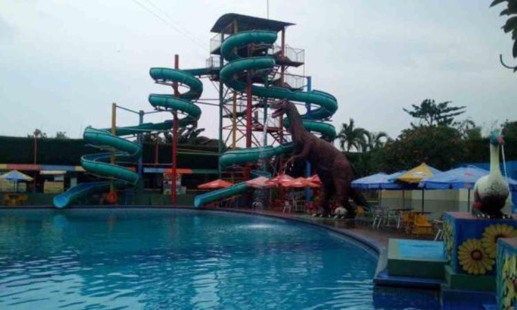 Fasilitas Waterpark dan Spot Foto Menawan