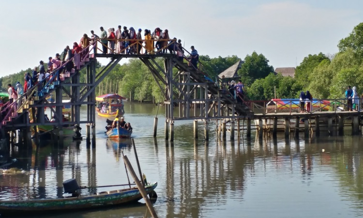 Fasilitas yang Tersedia di Jembatan Cinta Tarumajaya