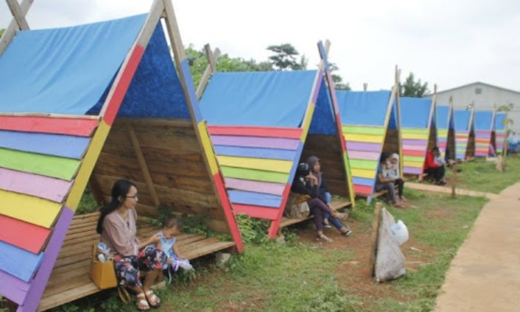 Gazebo di Taman Limo Jatiwangi