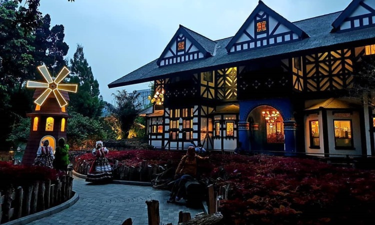 Jam Operasional & Harga Tiket Masuk Farm House