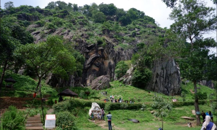 Lokasi & Harga Tiket Batu Lawang