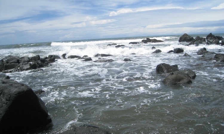 Mengintip Keindahan Alam Pantai Jayanti