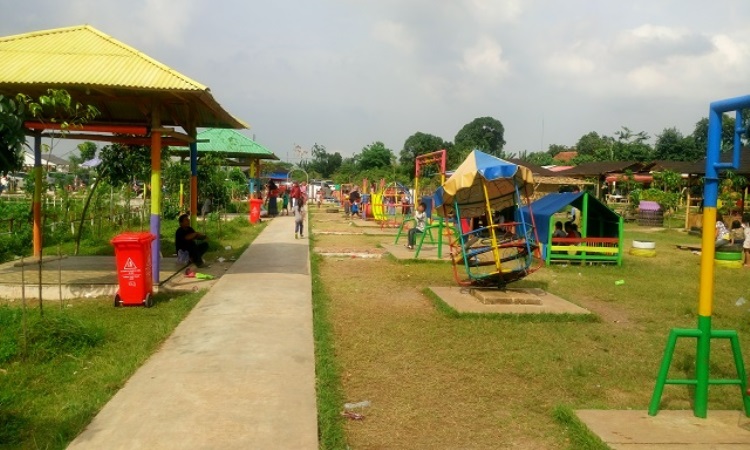 Pemandangan Taman Limo Jatiwangi yang Asri