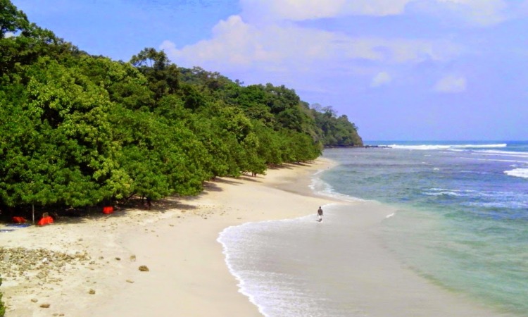 15 Wisata Pantai di Pangandaran Paling Hits Dikunjungi iTrip