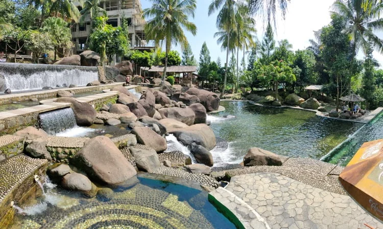 Jelajahi Taman Batu