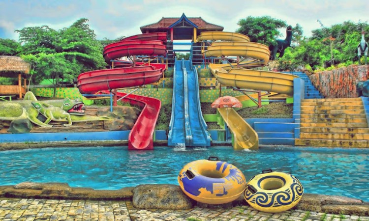 Jembar Waterpark, Wisata Air Favorit Keluarga di Majalengka