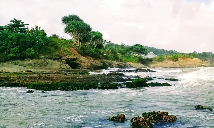 Sejarah Pantai Karapyak