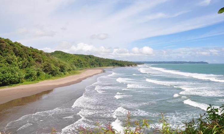 Cobain Air Surfing di Pantai Nini