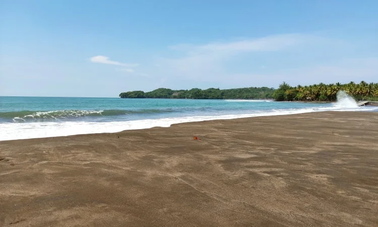 Fasilitas Pantai Batu Keras