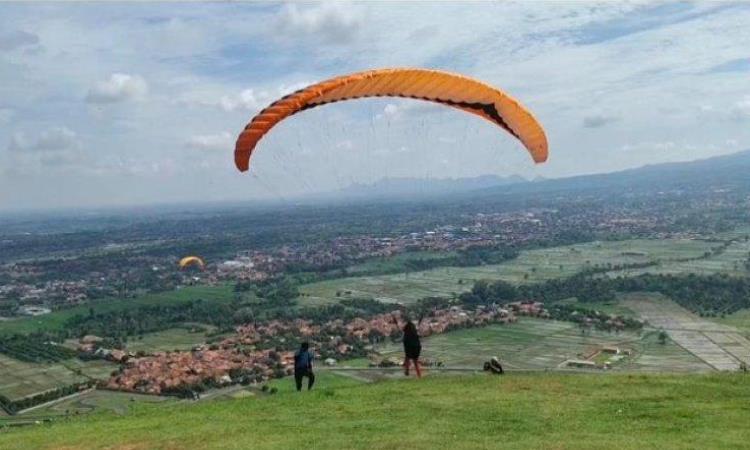 Hal yang Perlu Diperhatikan Sebelum Memulai Kegiatan Paralayang