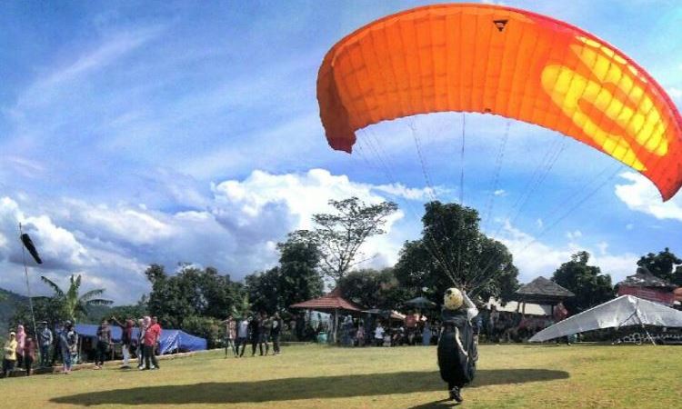 Mengapa Anda Harus Berkunjung ke Paralayang Majalengka