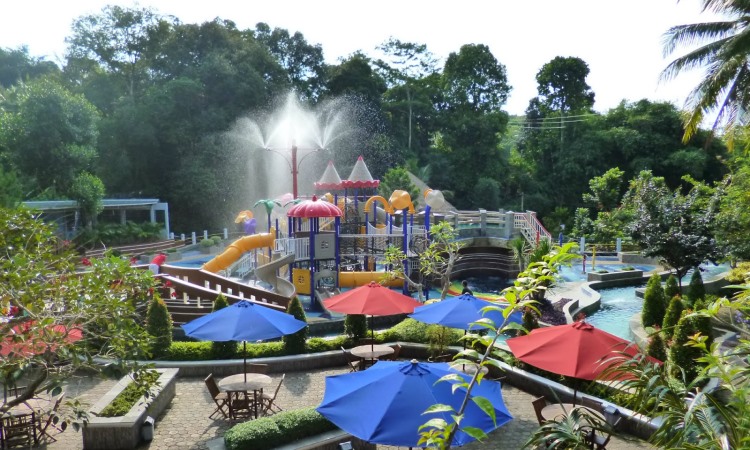 The John’s Menyediakan Fasilitas Outbond