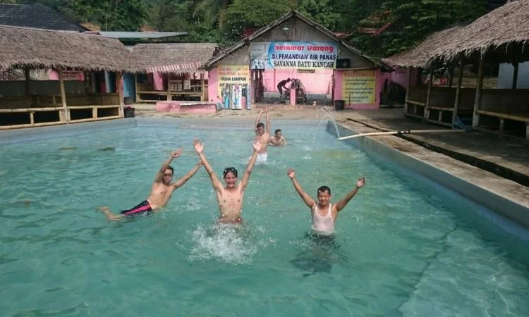 Wisata Air Panas Cipanas