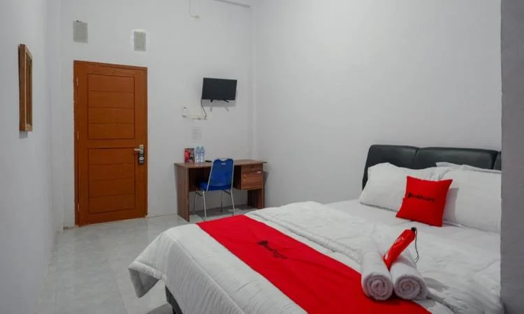 RedDoorz Near Pasar Baru Mamuju