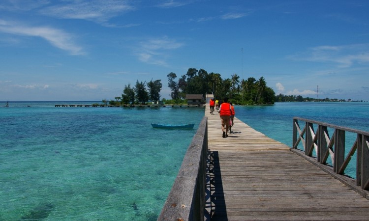 Terdapat 2 Pulau Berbeda