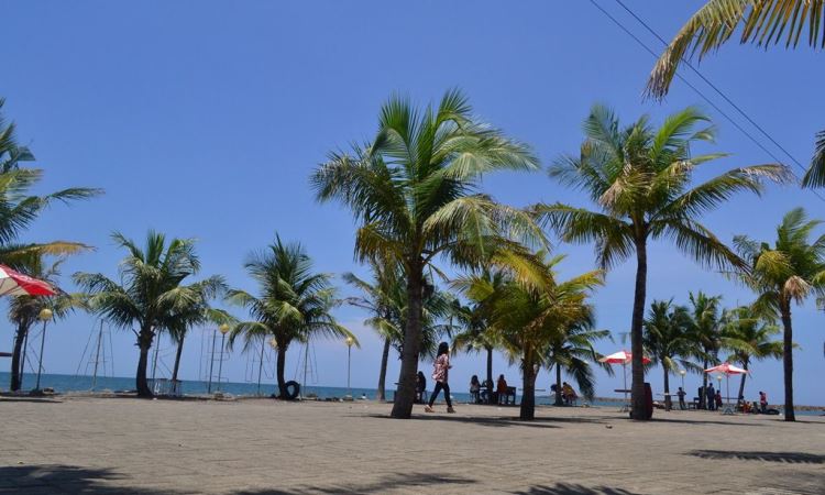 Fasilitas yang Tersedia di Pantai Cantik Makassar