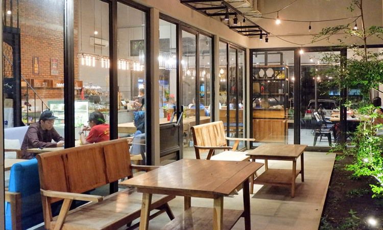 15 Cafe  Instagramable di Surabaya  yang Bikin Betah 