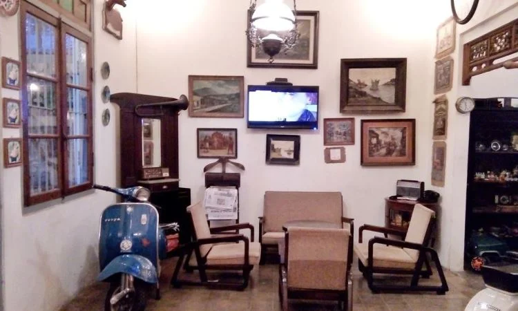 Grandfather Coffee Shop