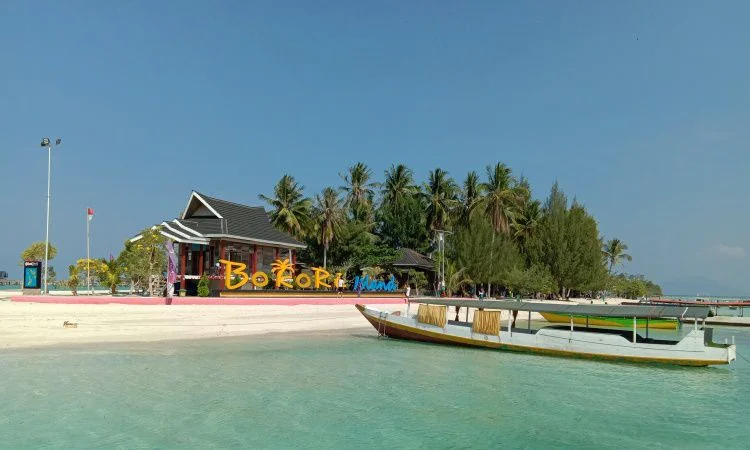 Pulau Bokori