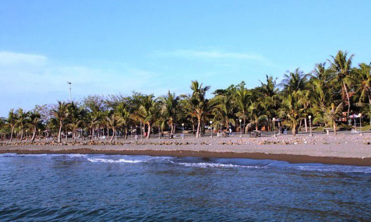 Sejarah Singkat Pantai Akkarena