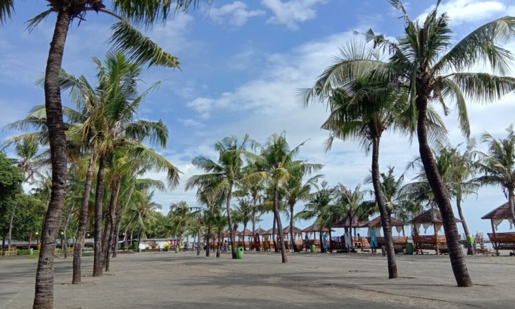 Taman Bergaya Mediterania di Pantai Akkarena
