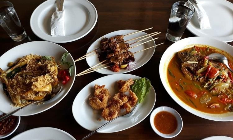 10 Wisata Kuliner di Gresik yang Enak & Wajib Anda Coba - iTrip
