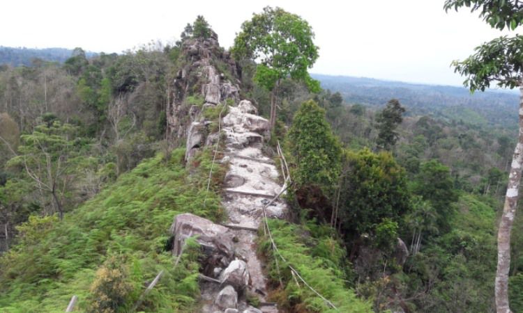 Batu Dinding Samboja, Tembok Besar Memukau di Kutai Kartanegara