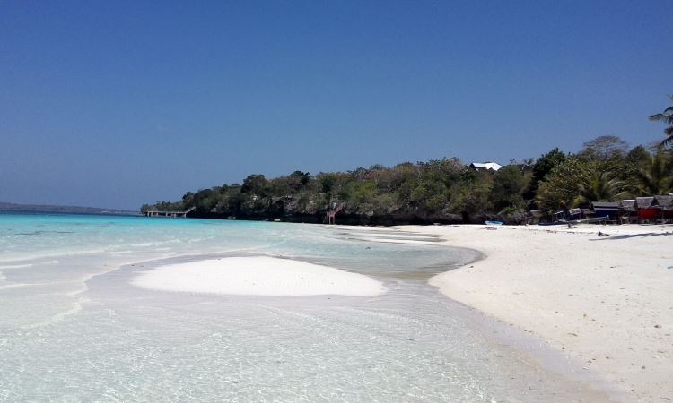 Daya Tarik Ditawarkan Pantai Nirwana