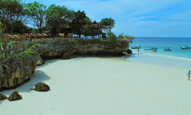 Daya Tarik Pantai Tanjung Bira
