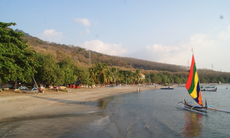 Tempat Wisata Pasir Putih Situbondo