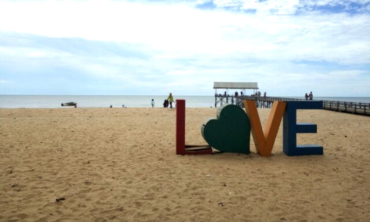 Daya Tarik Dari Pantai Asmara