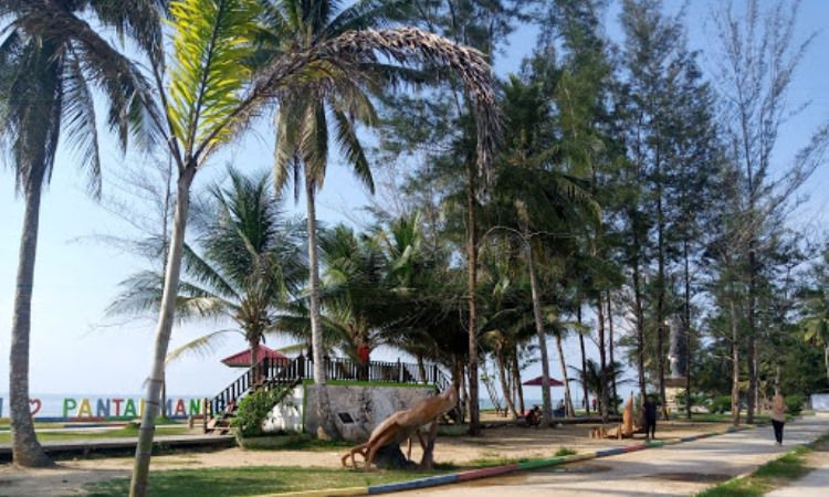 Daya Tarik Pantai Manggar