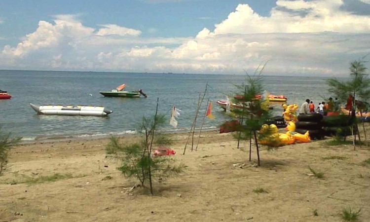Fasilitas di Pantai Lamaru