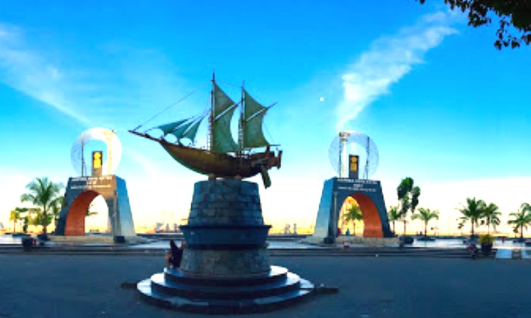Fasilitas di Pantai Losari